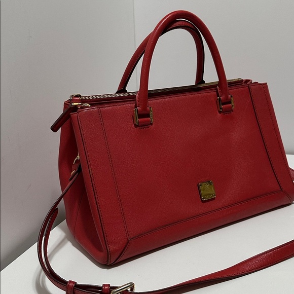 💯 Authentic  MCM Tote Bag🍀 - Picture 3 of 16